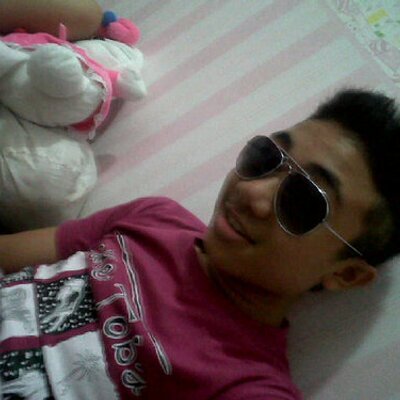 SEDIH ketika kamu menginginkan seseorang tapi tak bisa memilikinya. Lebih sedih ketika kamu telah memilikinya, lalu kehilangannya.