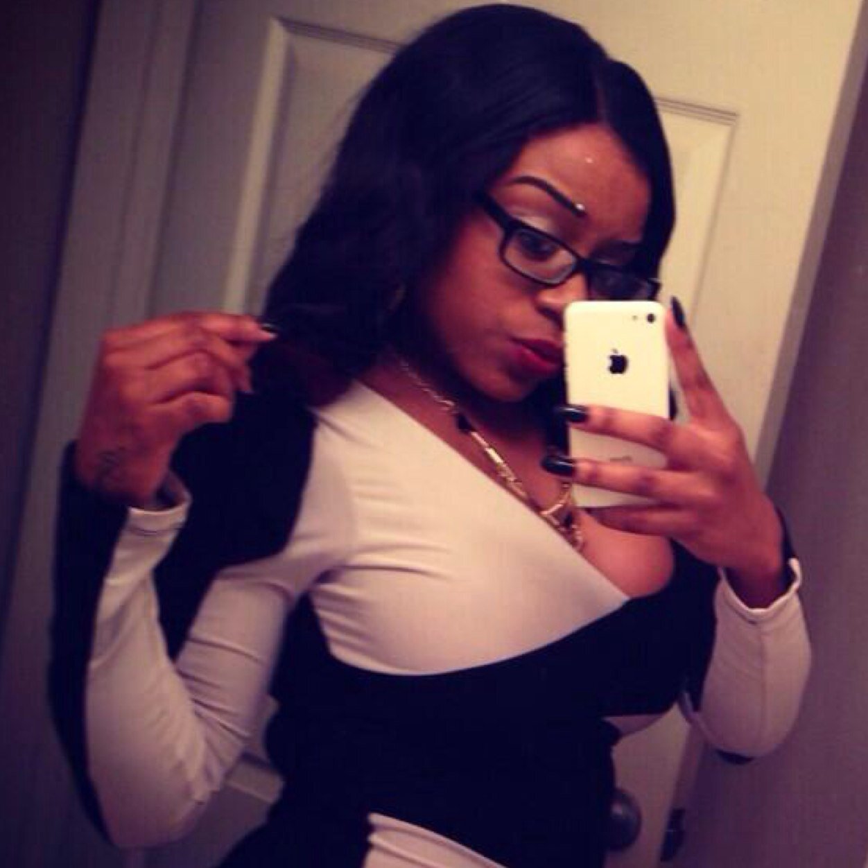 Follow my new page #TeamSingle, Ima friendly ass bishh so DM me :))