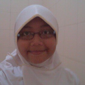 Arnia_vistoh's profile picture. 04-02-02 | aquarius | jln.cilemah abang raya no.40 | ¤ mazadhira ¤ | trust is like a paper once it's crumpled it can't be perfect |