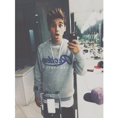 voglio insegnare al mio alunno preferito cosa significa la parola amore.                             account: @brooksmbgdr