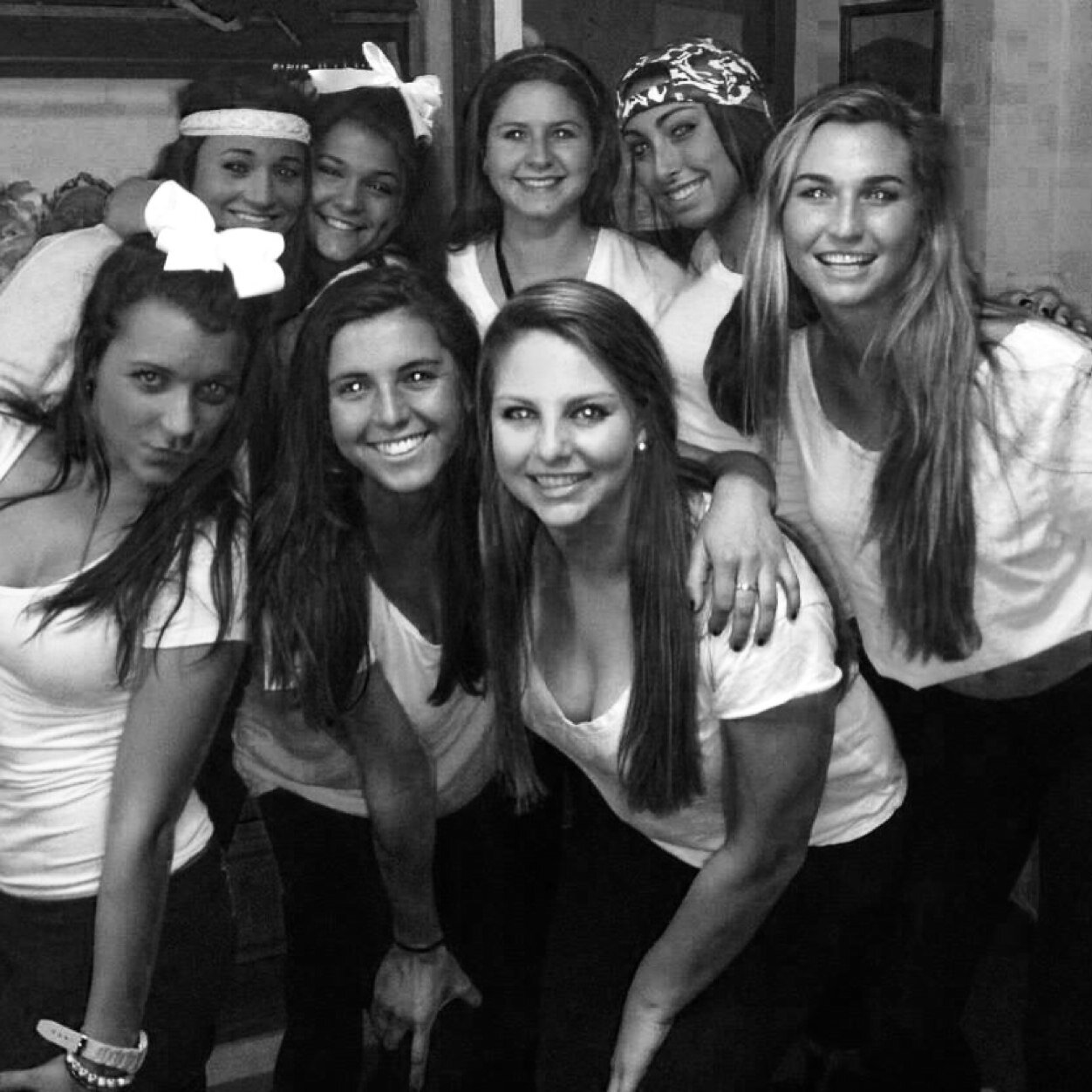 some RUT LAX GALS who love tyga and dunkin. and we R not fat just thick..come by for sum fun ✌️we live for shwing
