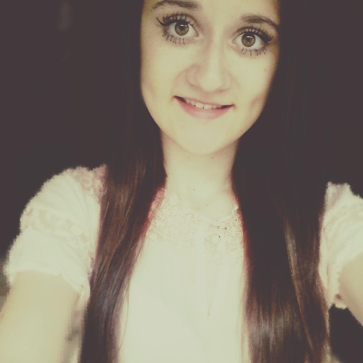 _Christie_998's profile picture. 