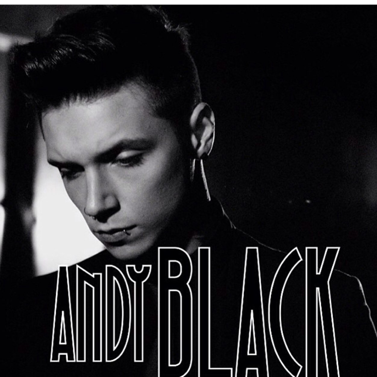 Andy here. | lead singer of Black Veil brides| Juliet is my DrangonFly