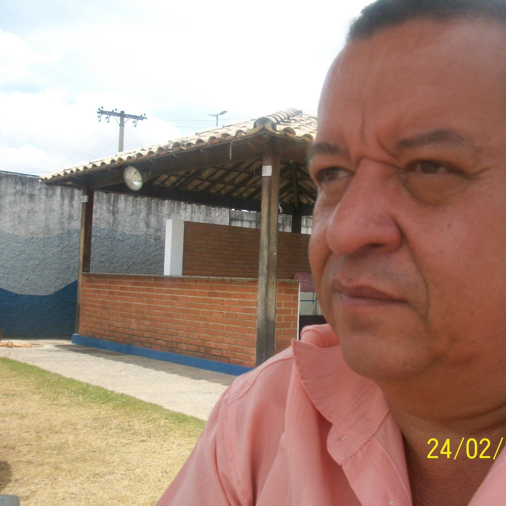 Embora ninguém possa voltar atrás e fazer um novo começo, qualquer um pode começar agora e fazer um novo fim.
