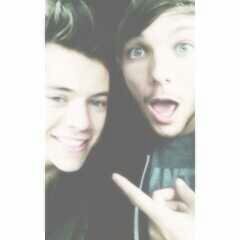 @Harry_Styles @Louis_Tomlinson I love you. // LS