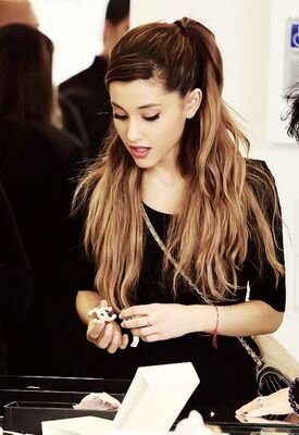Follow me if you wanna keep up with Ariana Grande_____Arianator__Janoskianator__Directioner__Mixer_5SOSFam IG| ag_ariana_fan