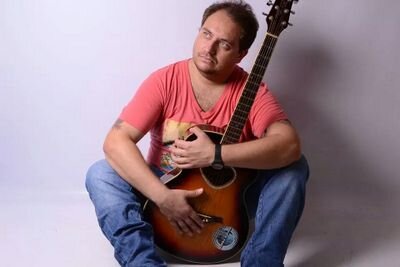 Twitter oficial do Paragua. Recuse imitações!!!
Siga também @sambadrock