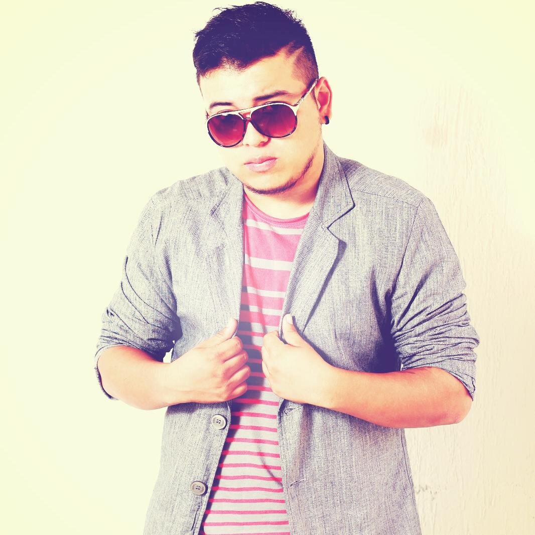 Artista (Musica Urbana) BBM Pin: 7A6C6D4B