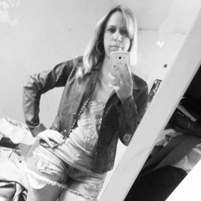 Peixes, 29 , estudante de Pedagogia