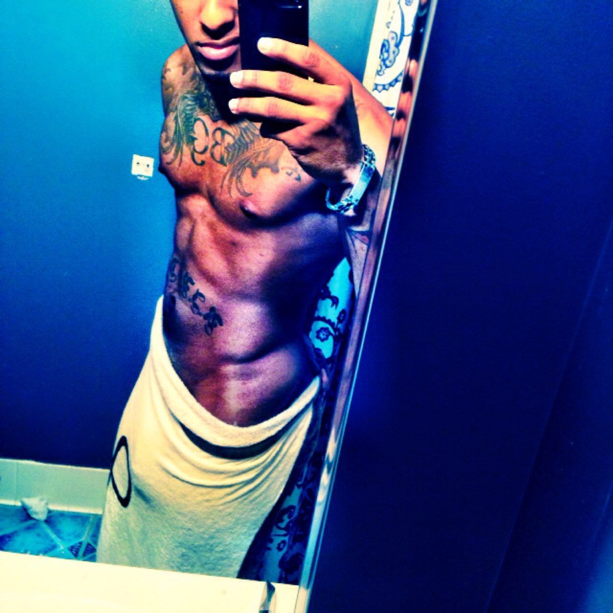 My last page @loveorhatejosh got lock follow my new page an my gram @_therealbatman Harlem ,ny