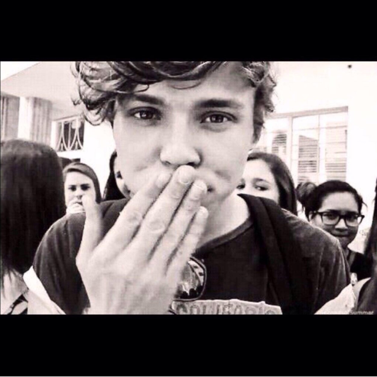 notsorockirwin's profile picture. Hello beautiful. Ashton will follow you and he loves you. || @laurakettle1D