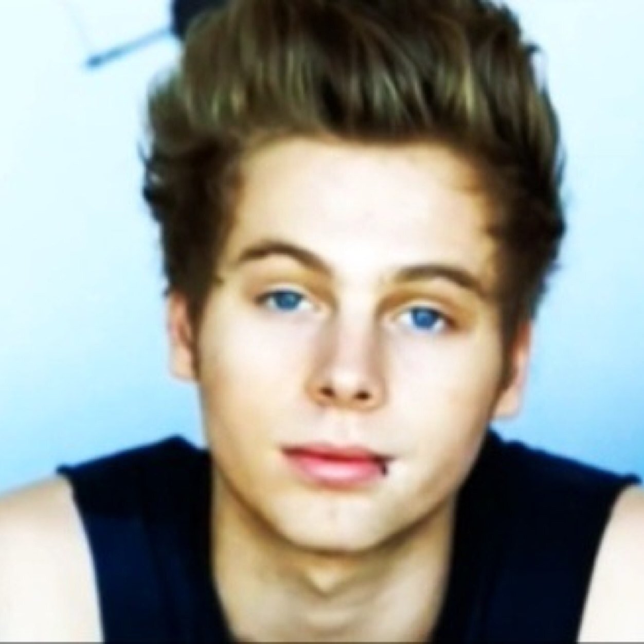 Free follow from @historic5sos xx