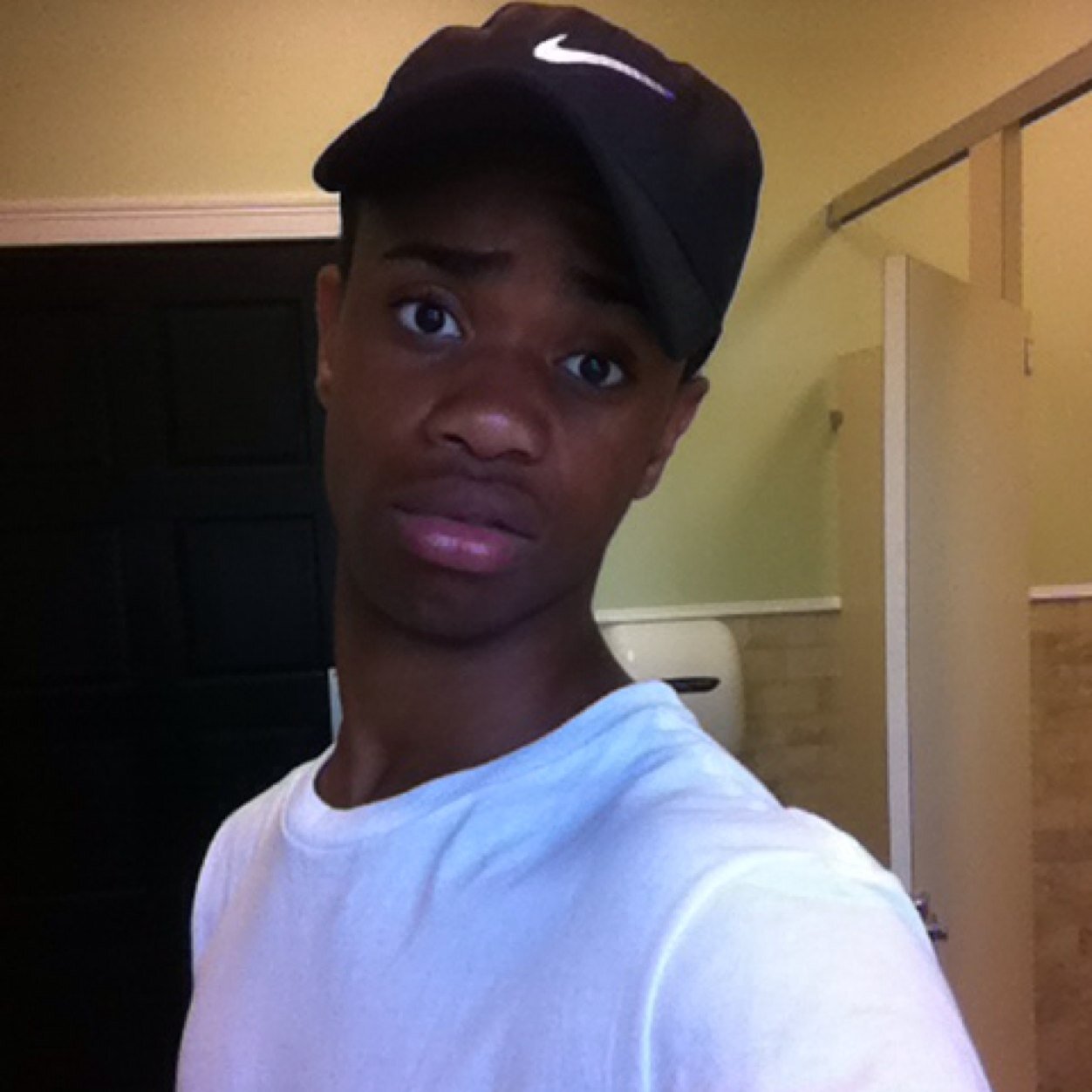 steven_mcken's profile picture. lookin for the right way to do the wrong things. #ballislife #followback