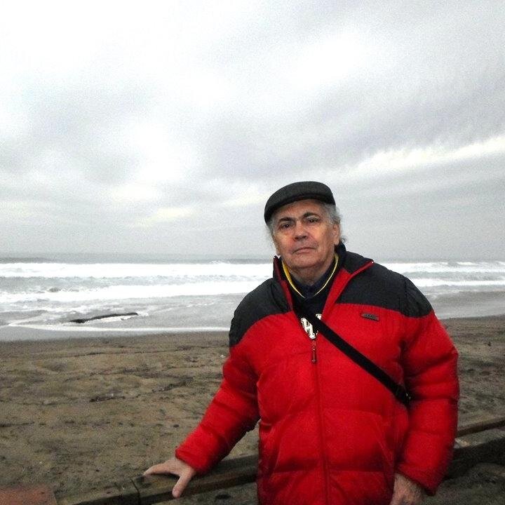 MOUREROJAS's profile picture. Poeta, reprobado en Éxito, doctor en peregrinaciones y brindis cordiales. (Mi última foto fue incinerada)