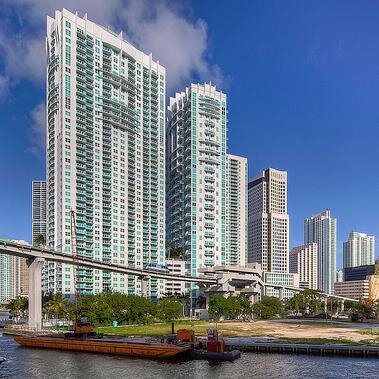 An independently owned Re/Max Office centrally located in Miami!