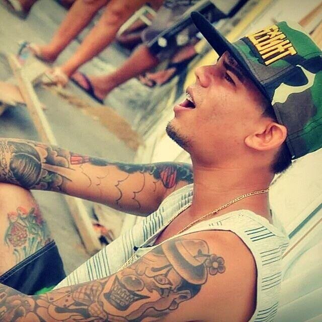 Se vc precisar de ar eu paro de respirar.@Mclon_oficial 
Since: 20-05-2013   ❤