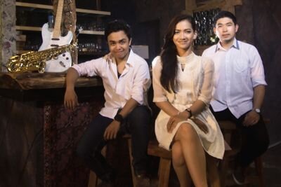 accoustic trio @nandaa_03 vocal @penkypenky vox&guitar @erictertiuss sax | more info for booking CP : 2A0AF65B (ADHI WICAKSONO) we serve ur event :)