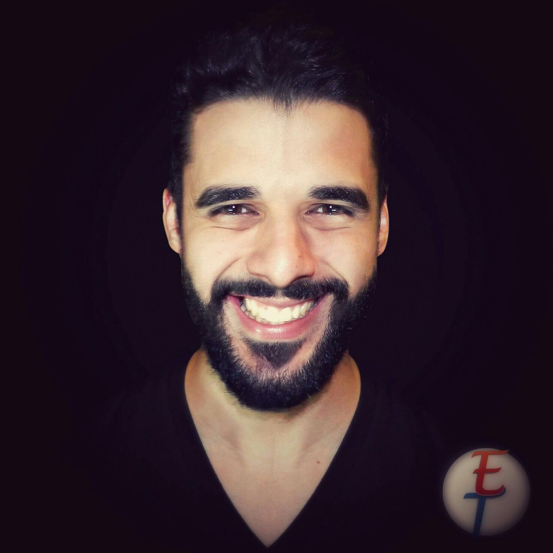 💻  Graphic Designer. 

🎥  YouTube:
 https://t.co/4DgLvx6jAn