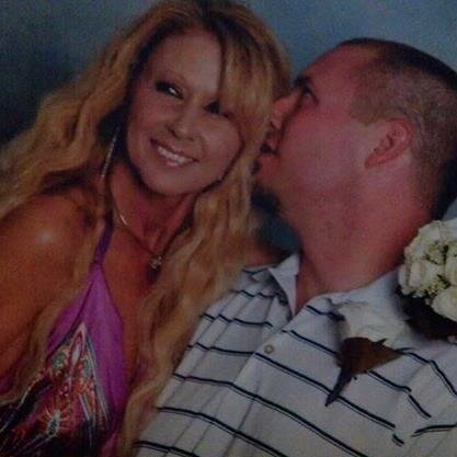 Mother of 3 sons.Grandmother of 3 girls.Im from Oklahoma, yes Im an Okie and proud of it..I love the Lord Jesus, If God is for you, what man can be against you.