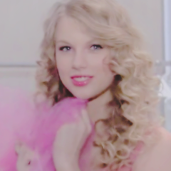 A free follow from @swxftluvsyou! Would be appreciated if you follow her, she follows back!
