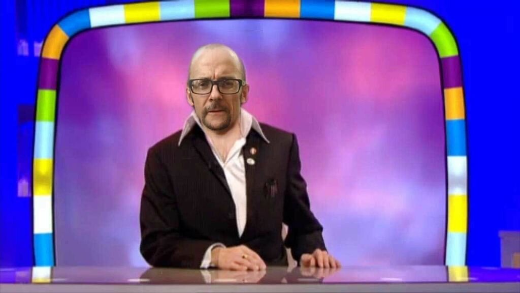 Harry Hill look alike mad as a bag of badgers love the sea , enjoy diving , sales rep for diving equipment. High on life !