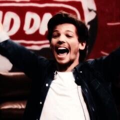 fatemi abbracciare louis.sono @lontanadalou