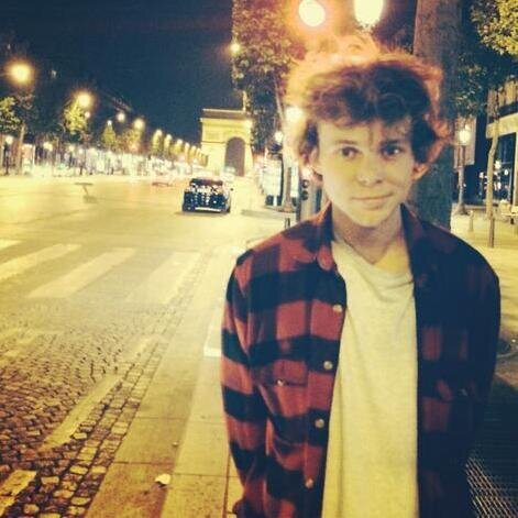 ☼ the sun had a baby and named him Ashton Irwin ☼ pfft haha/4 pfft haha/5 ☼