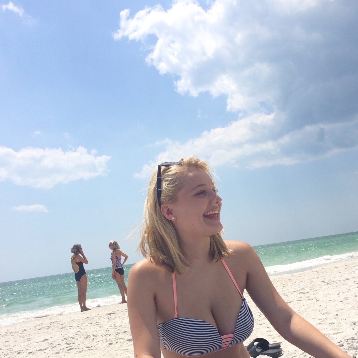 NicoleMarlenemo's profile picture. Shorter than the average bear.