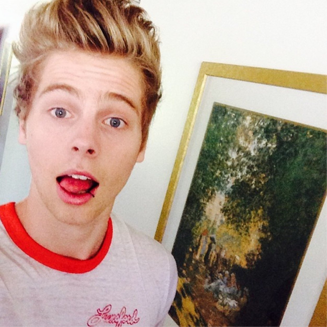 Free follow from @5secondsoharold please follow me there