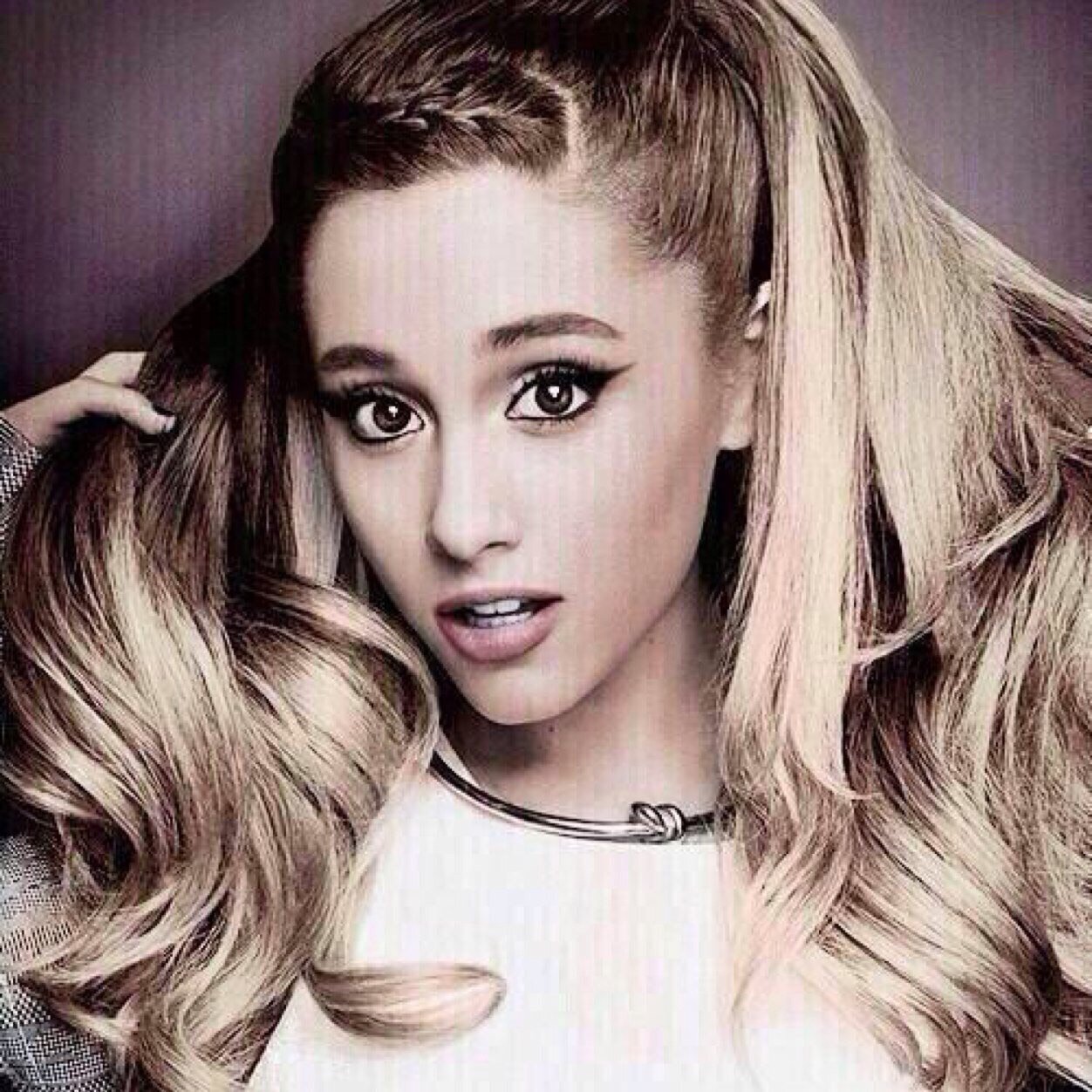 please follow 
 @campyariana
and ask for a followback ❤️