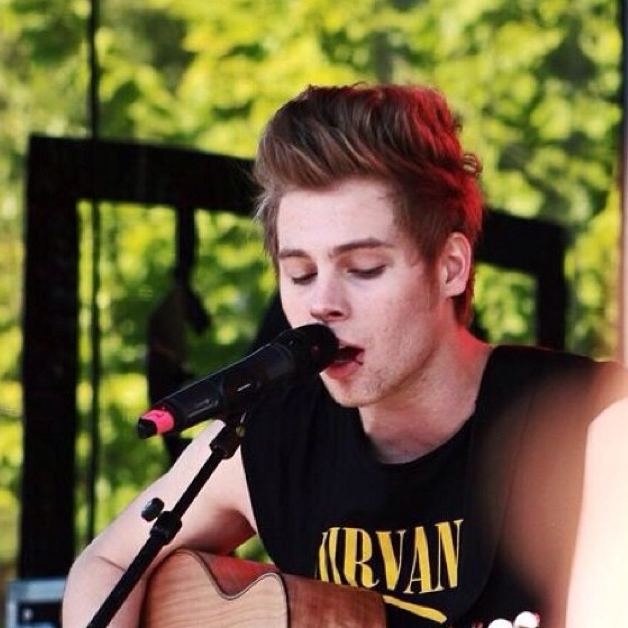 Hey lovely♡ since i gave you a follow, please follow @lovemeplsash
