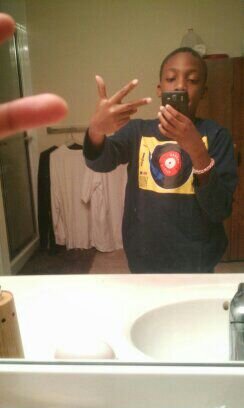 Anthonyboss21's profile picture. yolo kepin it real