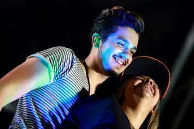 FC Luan Principe Do Sertanejo.Unico Oficial & Reconhecido . Fé é entregar nas mãos de Deus o meu destino e confiar que ele me levará até você. (@luansantana).