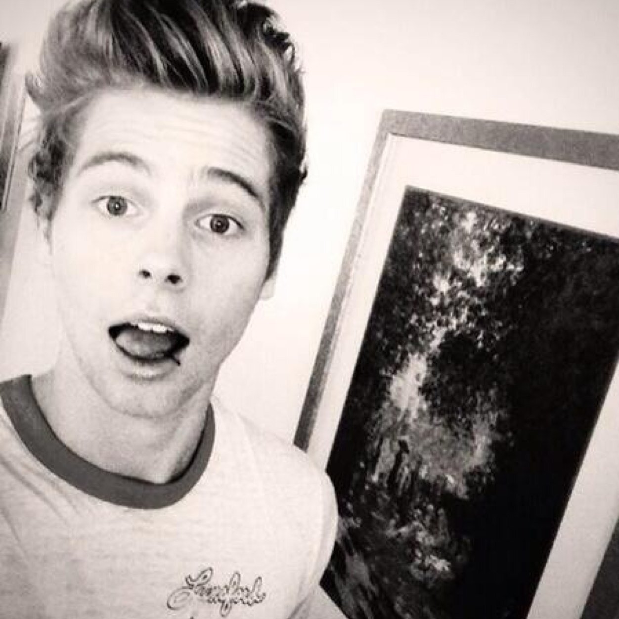 I got hacked at 5k + 5/4 please follow my new account @drunkwithhemmo .. Thankss