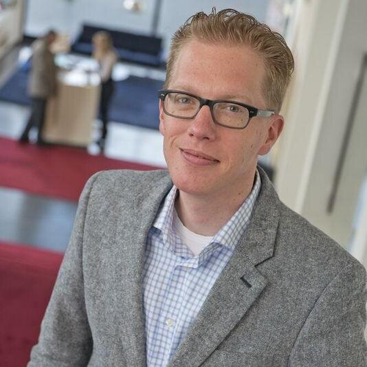 Twittert op persoonlijke titel | Theater | projectmanager | commercieel | maatschappelijk | verbinder | gastheer | vriend | betrokken | kan niet, bestaat niet
