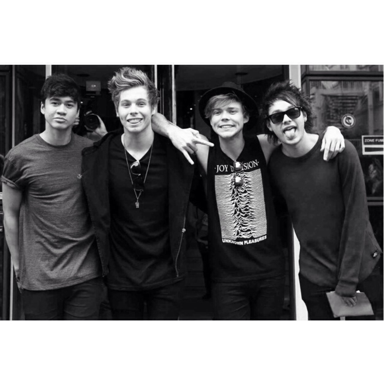 Follow @_DontStop_5SOS please. Kay. Love you