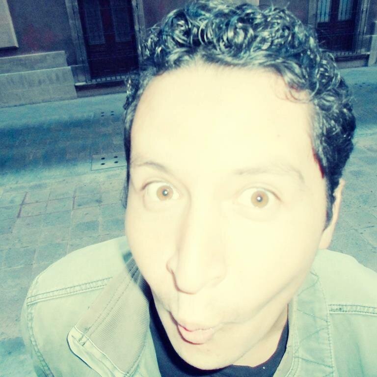 Born in Mty- Race in Qro MX - I´m Guitar Player, Love all kinds of Art ,music, i study Architecture , i love meeting people and make new friends \m/