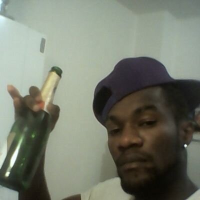 I Was born in Mayotte Island I love music and rap freestyler and i am on the twitter to twit ur face lool