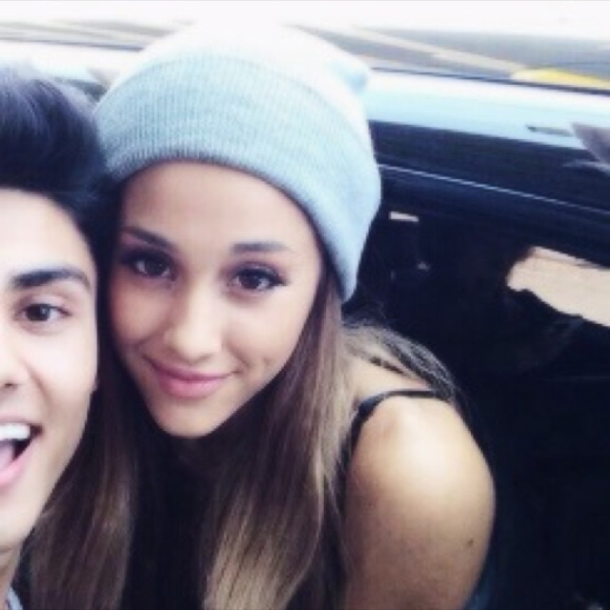 i followed u pls now follow my main account @smokyariana youre just gonna press a button please