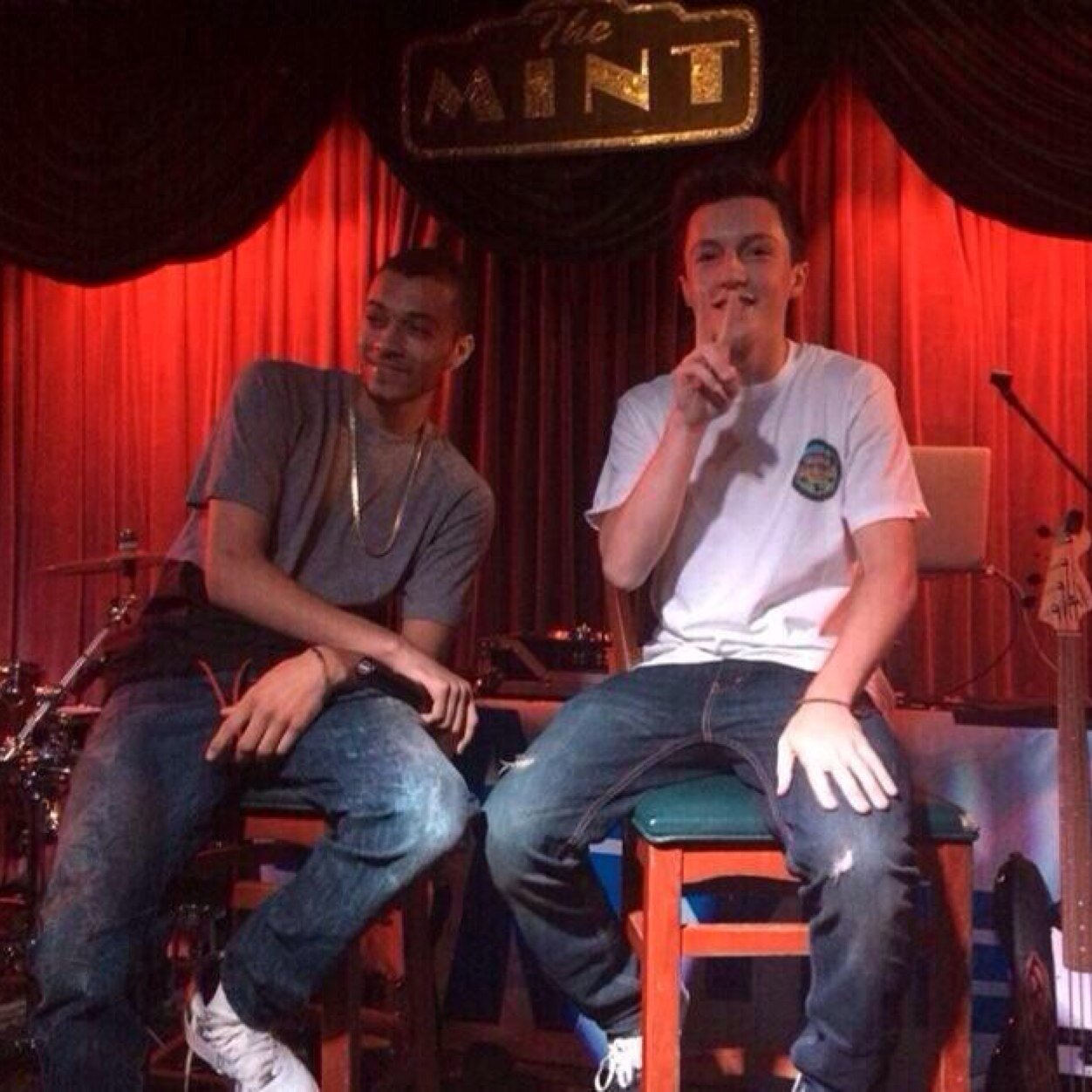 Tyla from LA, (met KAM 7-14-13) and Gredis from LA supporting Kalin and Myles, Young Bay Area Boys. @KalinAndMyles are now signed to republic records
