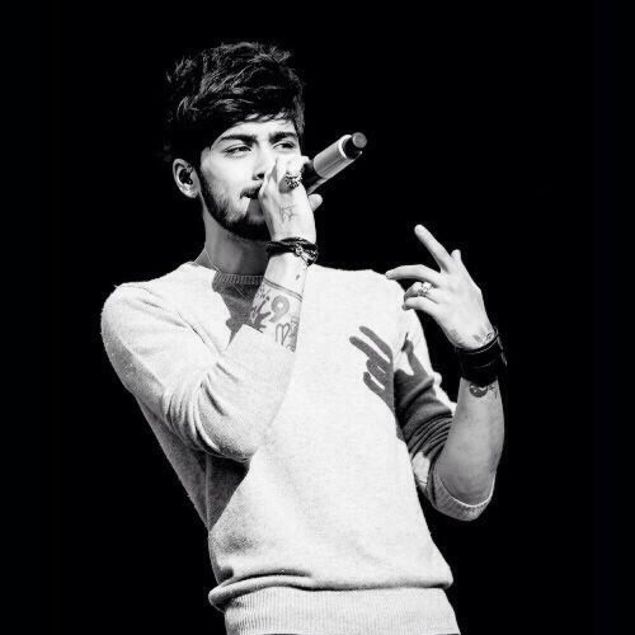 FOLLOW @inarryhub 
WILL FOLLOW U BACK