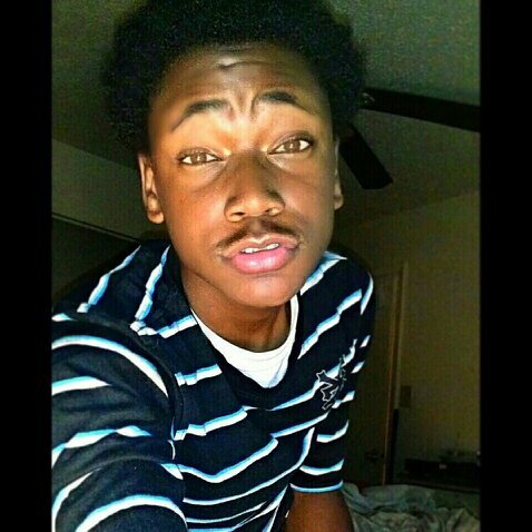 Yungin______'s profile picture. LilNigxaGotTheHeartOfALion 
R.I.P Grandma 
Follow and I follow back New Twitter