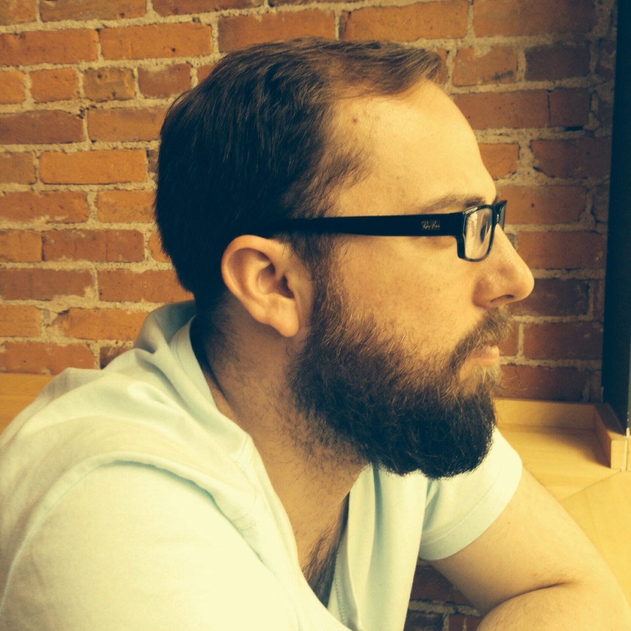 Marketer, Photographer, lover of art, culture, vinyl, food, coffee, cocktails & travel.