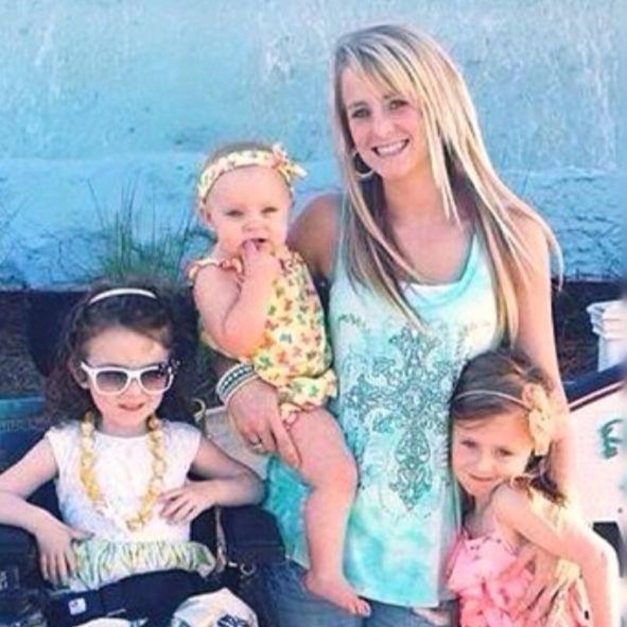 Welcome to my twitter for daily updates on Leah Calvert and her little family! Teen Mom 2 returns on July 16th. Please follow to show your love :)))