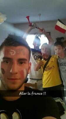 Riitaale77's profile picture. Alex 17 ans,, Fan de Foot  #Cabella #Giroud #Montpelier #Arsenal #Manu . Si ta pas compris que jkif le foot, t'est surement un autiste roux qui aime les bifle