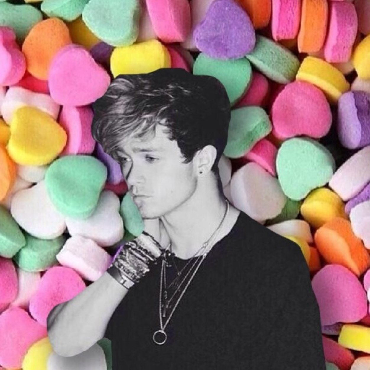 HELLLLOOOO PLEASE FOLLOW @asdfghjklbradd AND GET HER TO HER GOAL SHE FOLLOWS BACK 100% THANKYOU ILYSM ❤️❤️