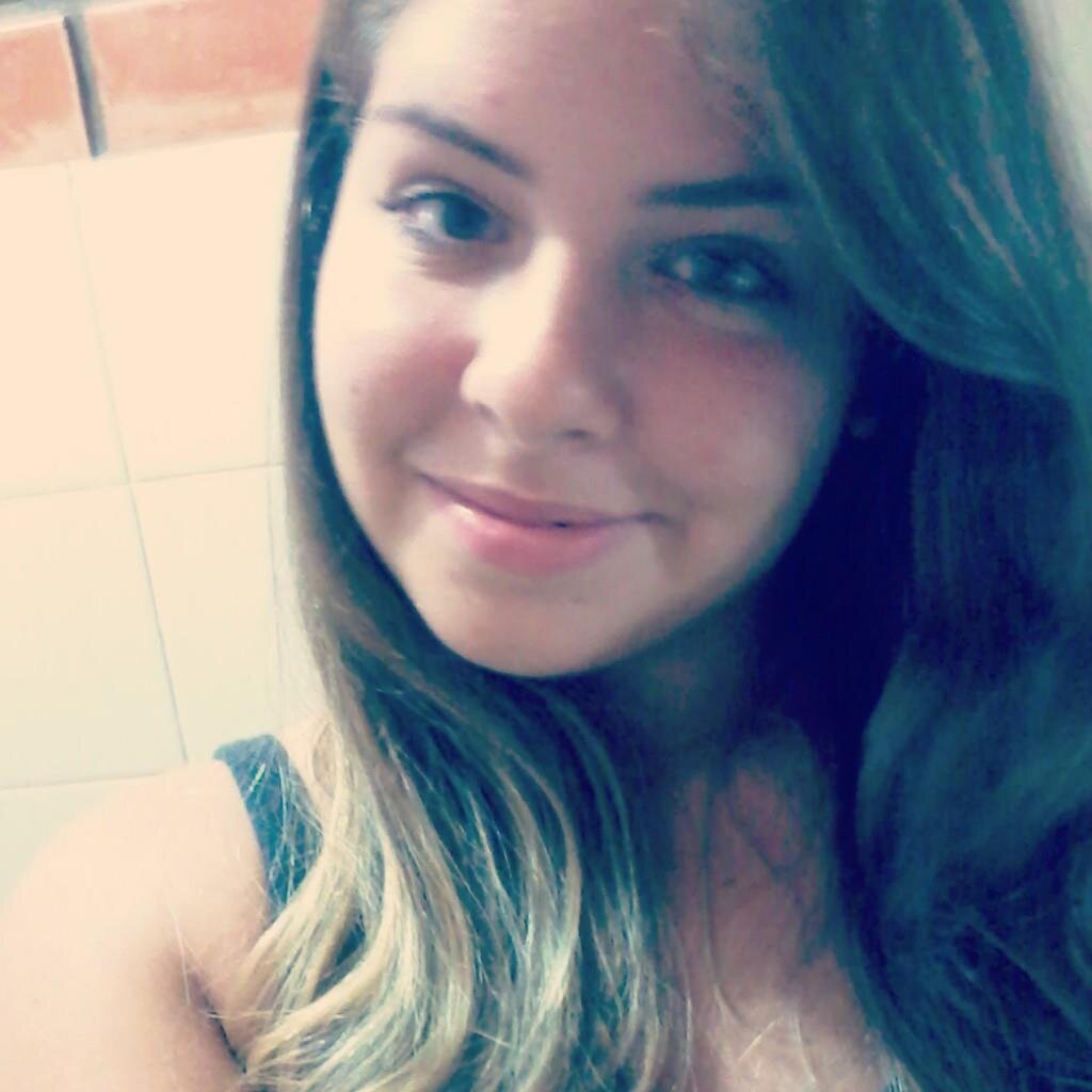 Toda glória é passageira, porém o amor sempre permanecerá.
