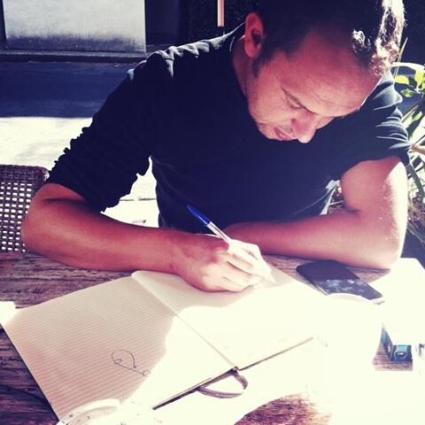Auteur-compositeur-interprète à suivre sur: https://t.co/iJKzAS2byv et https://t.co/u6ZXYY5nVw