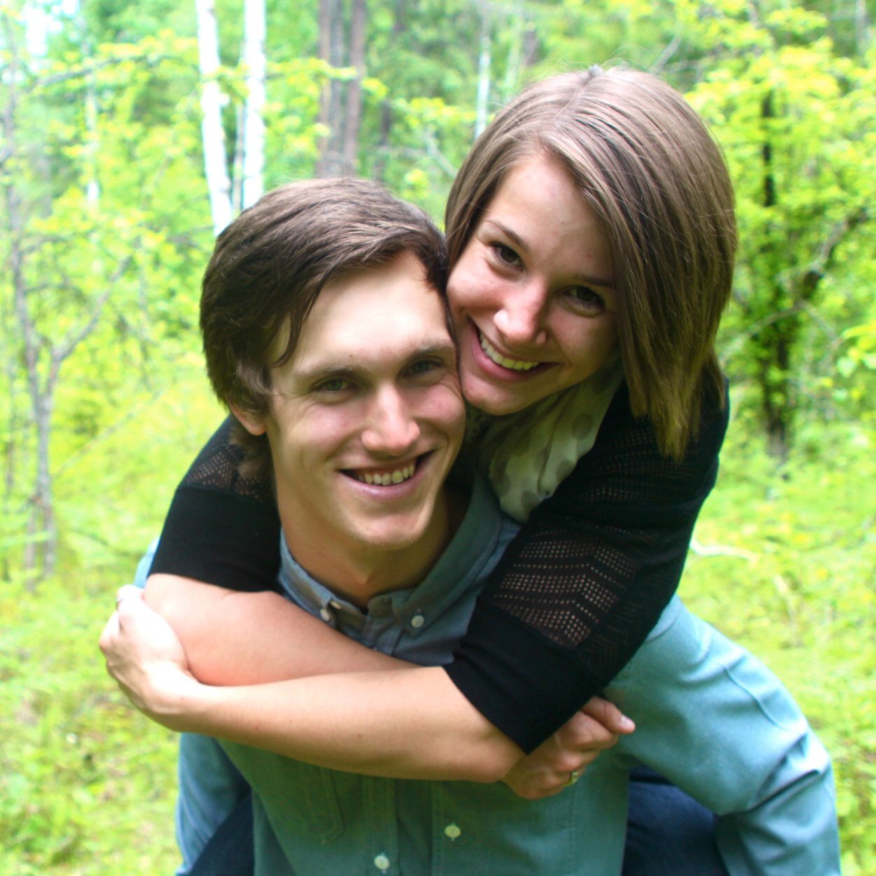 Engaged to Samantha Edwards. Trying to bring glory to my Lord, my God, my King, Jesus. 
Follow me on Instagram: @coachreeves