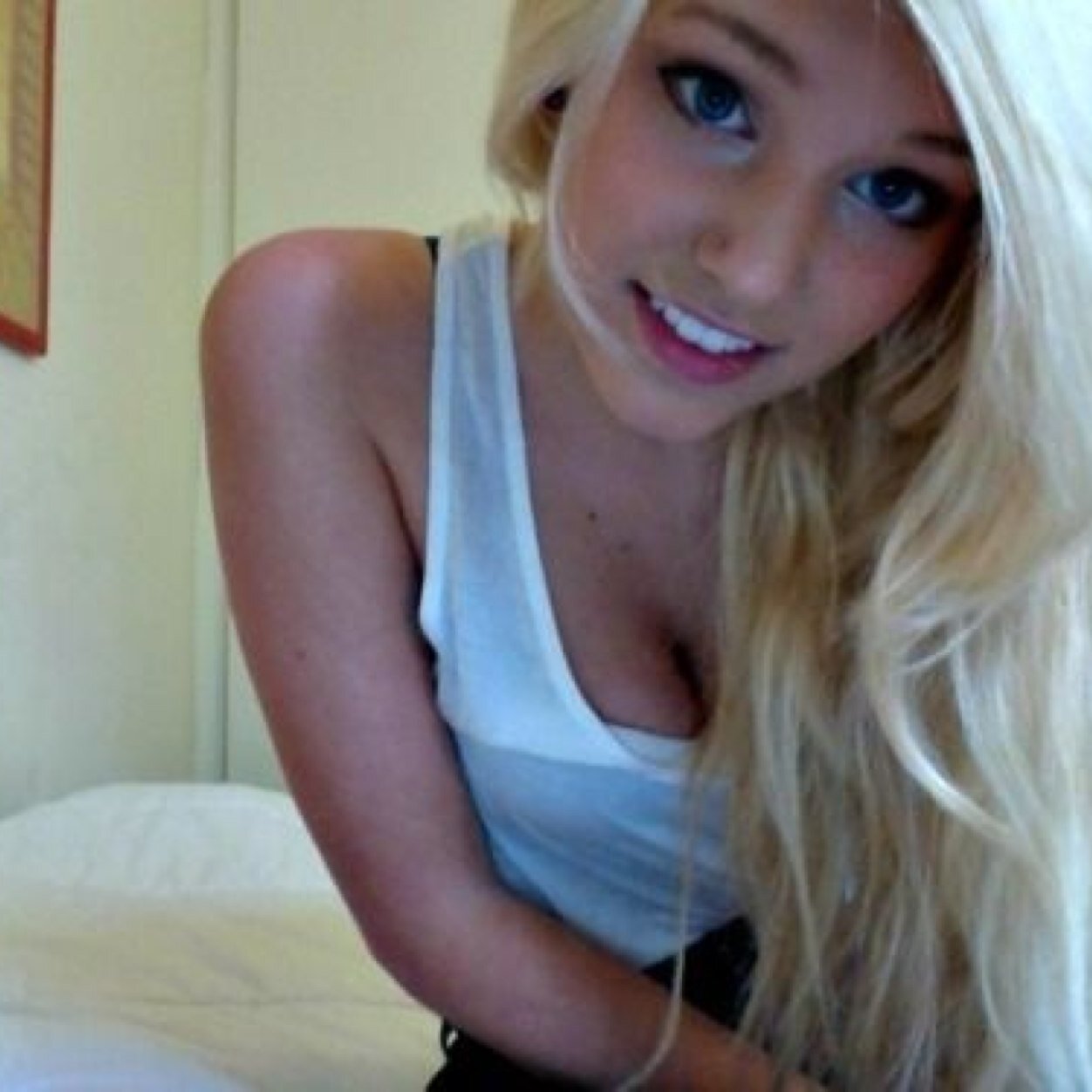 curveballamick's profile picture. College Graduate  Christian